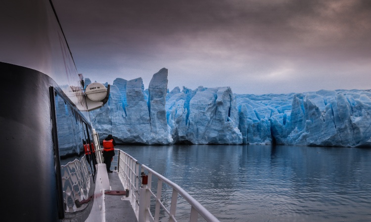 Grey Glacier Sightseeing Navigation (Winter)